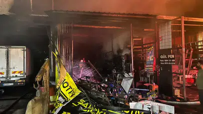 İzmir'de sanayi sitesinde korkutan yangın