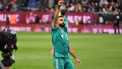 Liverpool, Burnley deplasmanında 3 puanı uzatma anlarında aldı