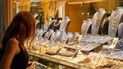 Altın fiyatlarında sert düşüş! 17 Eylül güncel altın fiyatları: Gram, çeyrek, yarım altın kaç TL oldu?