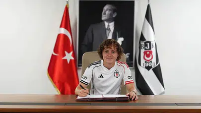 Beşiktaş Kadın Futbol Takımı, Ecemnur Öztürk ile anlaştı