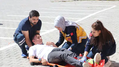 Sivas’ta dünya ilk yardım günü etkinliği: Öğrencilerden farkındalık programı