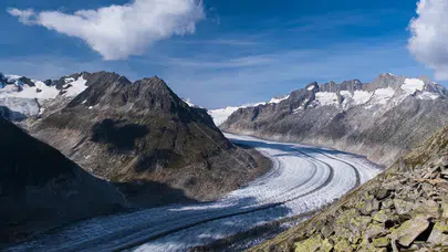 Alaska’da Alsek Buzulu eridi: Yeni ada ortaya çıktı