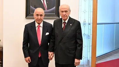 Hikmet Çetin kimdir?