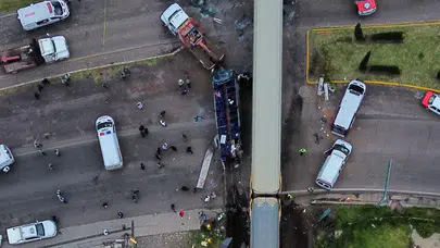 Meksika'da tren-otobüs kazası: en az 10 ölü 41 yaralı