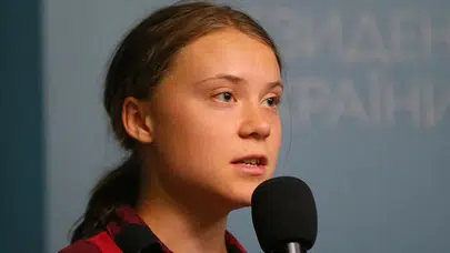 Gazze'ye giden aktivist Greta Thunberg neden bu formayı giyiyor?