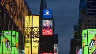 Cumhurbaşkanı Erdoğan’ın mesajı Times Meydanı’nda!