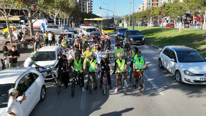 Bursa’da ‘Renkli Pedal’ bisiklet turu ile sağlıklı yaşam ve temiz çevre vurgusu