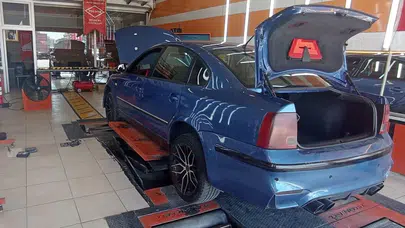 Alıcı şaşkına döndü! 2 parça değişmiş denilen otomobil 7 araçtan toplanmış