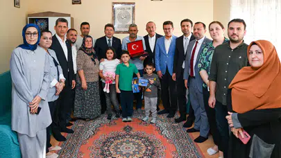 Bakan Tunç, şehit Erdoğan Sönmez'in ailesini ziyaret etti