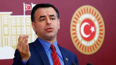 Eski CHP’li Barış Yarkadaş’tan Özel’e sert eleştiri