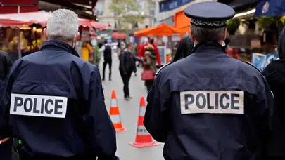 Paris'te müze soygunu: 710 bin dolar değerinde altın çalındı!