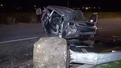 Erzurum'da otomobil, elektrik direğine çarptı: 1 ölü, 2 yaralı