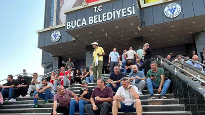 CHP'li Buca Belediyesi'nde maaşlarını alamayan işçilerin iş bırakma eylemi sürüyor!