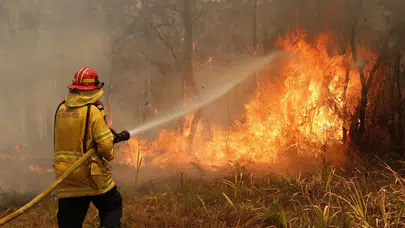 Madrid'de orman itfaiyecilerinin süresiz grevi devam ediyor: Protesto düzenlediler!