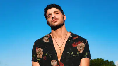 Halit Özgür Sarı kimdir? Hangi dizi ve filmlerde rol aldı?