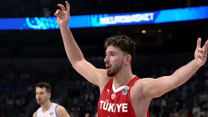 12 Dev Adam Estonya’yı 20 sayı farkla yendi