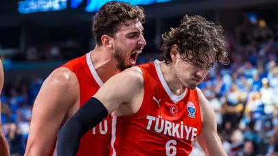 Yunanistan'ı deviren 12 Dev Adam, Yunan basınında!