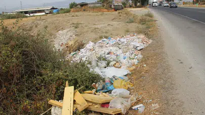 Aydın-Muğla Karayolu yol kenarı çöplerle dolu