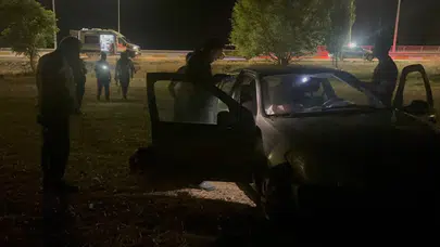 Erzincan'da alkollü sürücünün kullandığı otomobil şarampole devrildi: 2 yaralı!