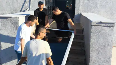 Soma’da okullar arası dayanışma: Akılı tahtalar ihtiyaç sahibi okullara ulaştırıldı