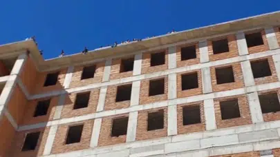 Gaziantep'te maaşlarını alamayan işçilerden toplu intihar girişimi!