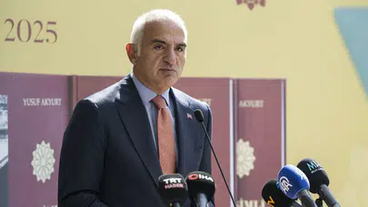 Bakan Ersoy, 'Resimli Türk Abideleri' eserinin tanıtım toplantısında konuştu!