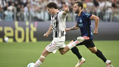 Kenan Yıldız ve Hakan Çalhanoğlu'nun mücadelesi nefes kesti!