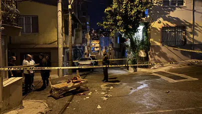 İzmir'de bıçaklı kavga: 1 ölü, 2 yaralı!