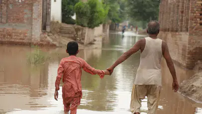 Pakistan’da sel felaketi: 21 can kaybı