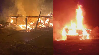 Kastamonu'da yanan 2 katlı ev ve ahır kullanılmaz hale geldi