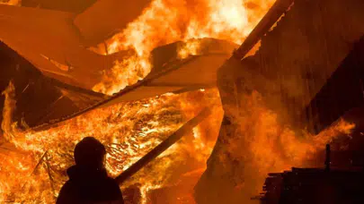 Samsun'da kereste fabrikasında yangın çıktı