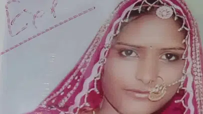 Karısını diri diri yakan Hintli adama idam cezası!