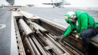 Çin'den ABD tekeline son: Uçak gemisi test edildi