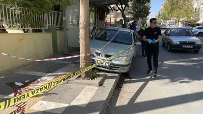 Şanlıurfa'da otomobil durağa daldı: 1 çocuk öldü