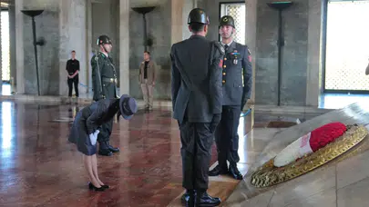 Japonya Prensesi Akiko Anıtkabir’i ziyaret etti