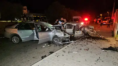 Aydın'da iki otomobil kafa kafaya çarpıştı: 8 yaralı!