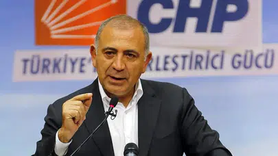 Özgür Özel duyurdu: Gürsel Tekin CHP'den ihraç edildi