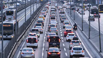 İstanbul'da trafik yoğunluğu yüzde 71'e çıktı!
