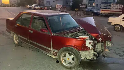 Karaman'da otomobiller çarpıştı: 2 yaralı