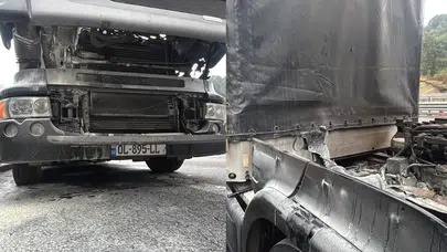 Bolu Dağı Tüneli’nde mobilya yüklü kamyon alev aldı