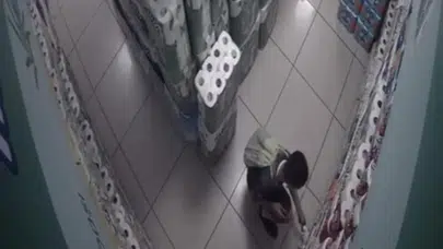 Bursa’da 10 yaşındaki çocuk marketi ateşe verdi