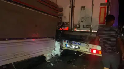 Adana'da feci kaza: Tıra çarpan kamyonetin sürücüsü öldü
