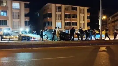 Bartın'da feci kaza! Otomobil, refüje uçarak elektrik direğine çarptı: Çok sayıda yaralı