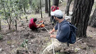 Mersin'de kayalıklardan düşen şahıs, 4 saat sonra kurtarıldı