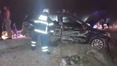 Hatay Samandağ’da kavşakta feci kaza: 2 yaralı