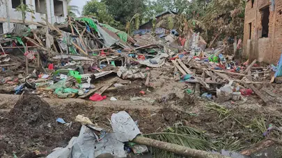 Myanmar’da bir liseye 220 kiloluk bomba attılar