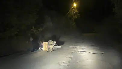 Motosiklet sürücüsü ölümle burun buruna geldi!