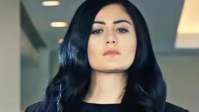 Deniz Çakır kimdir? Hangi yapımlarda rol aldı? Çarpıntı dizisindeki rolü ne?