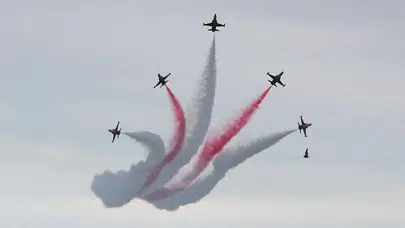 17 Eylül İstanbul'da jetler neden uçuyor?