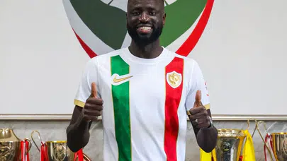 Amed Sportif Faaliyetler, Cheikhou Kouyate ile 1 yıllık sözleşme imzaladığını duyurdu